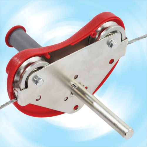 Home wire rope course set with plastic plate swing